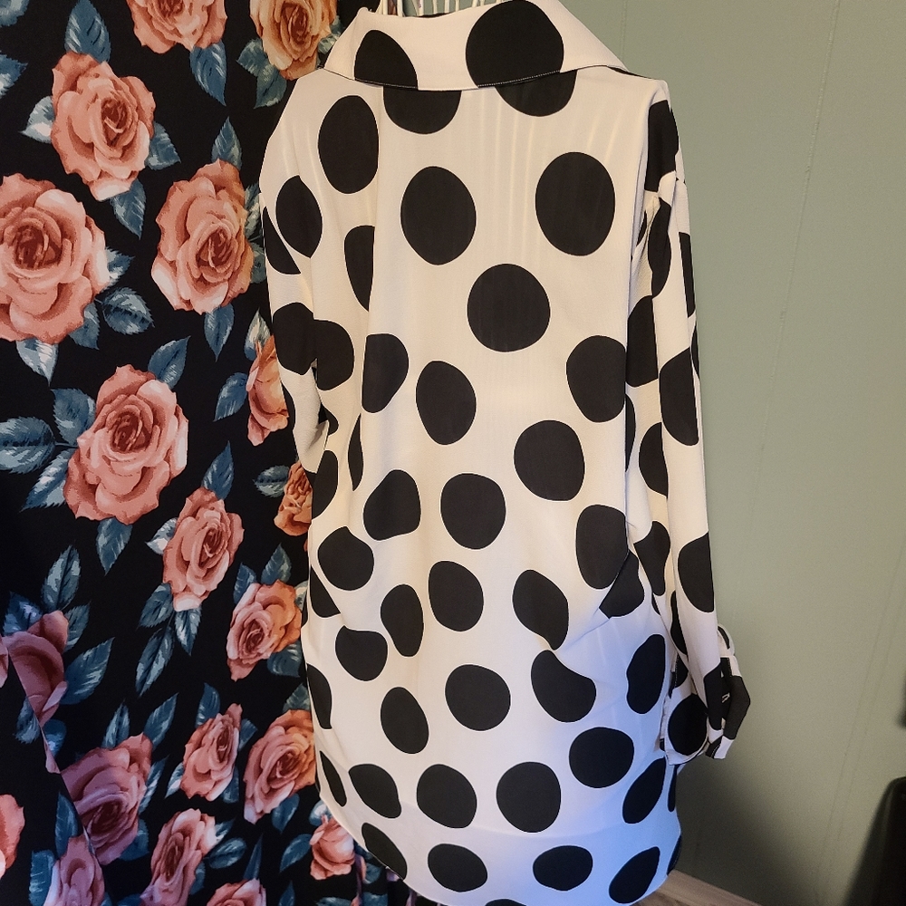 SOLD Polkadot hi low - Picture 4 of 4